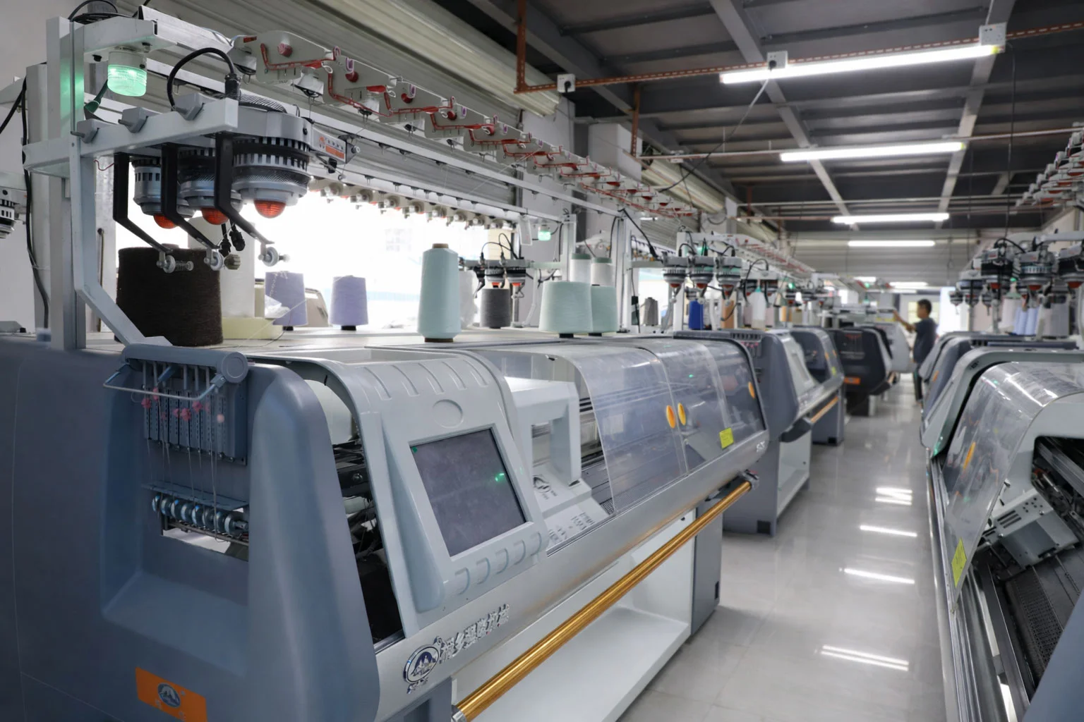 Lin Sweater Factory — Strickmaschinen in Dalang Dongguan China