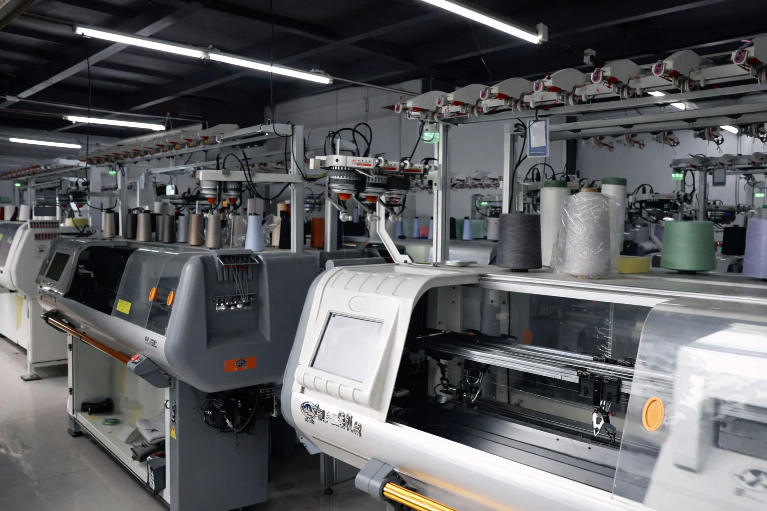 Lin Sweater Factory Werkstatt — OEM Strickwaren-Hersteller Dalang Dongguan